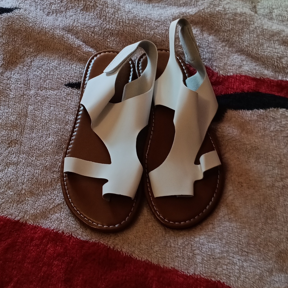 Sandals - Picture 2 of 4